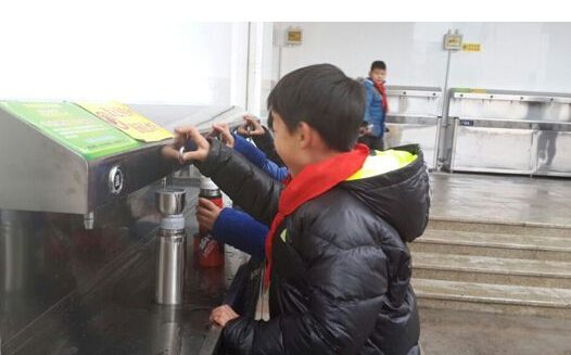 中天恒遠(yuǎn)直飲水設(shè)備受到學(xué)校重視 讓學(xué)校師生飲水安全有保障 中天恒遠(yuǎn)直飲水設(shè)備受到學(xué)校重視 讓學(xué)校師生飲水安全有保障