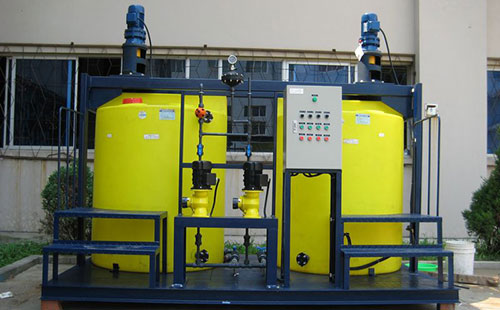 全自動加藥裝置在工業(yè)污水處理系統(tǒng)中的作用介紹(圖文) 全自動加藥裝置在工業(yè)污水處理系統(tǒng)中的作用介紹(圖文)