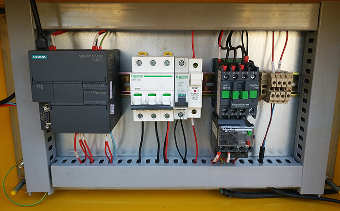 天津某石化集團采購我公司循環(huán)水用真空脫氣機