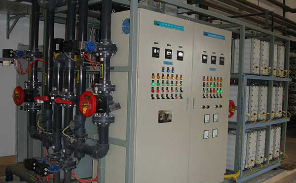 化工行業(yè)生產(chǎn)用超純水設(shè)備安裝要求及工作原理 化工行業(yè)生產(chǎn)用超純水設(shè)備安裝要求及工作原理